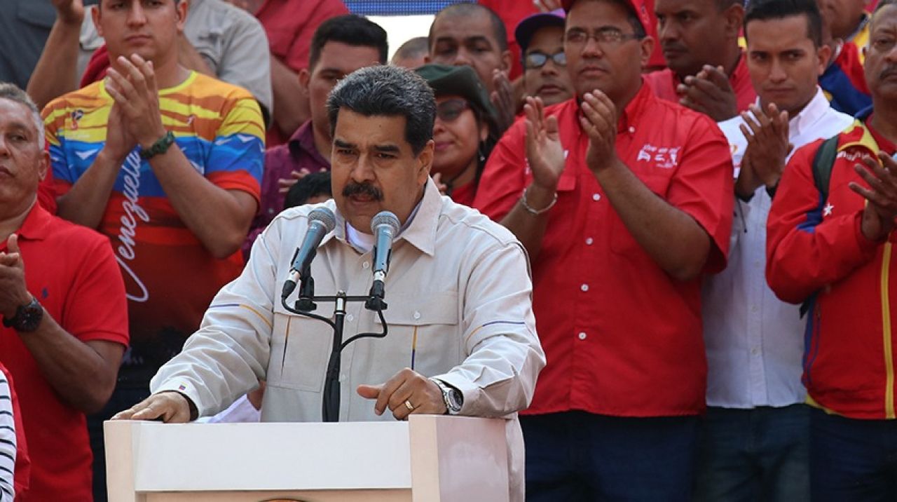 Maduro "diyalog" çağrısını yineledi