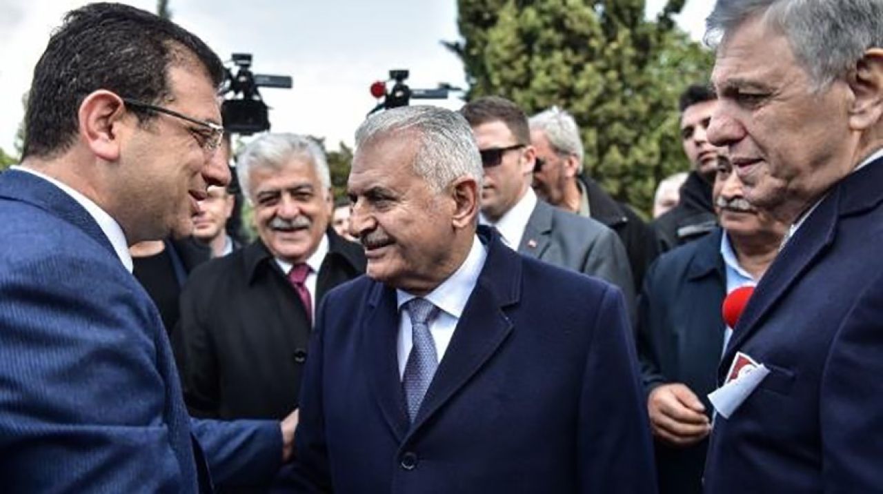 Binali Yıldırım ile Ekrem İmamoğlu tokalaştı