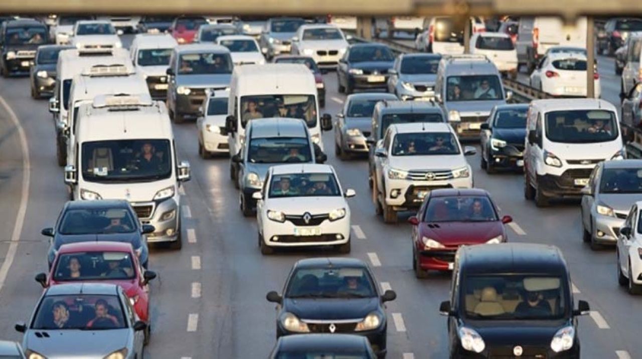 İstanbul'da kademeli mesai başladı