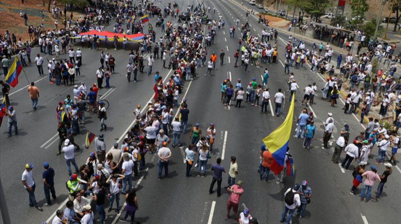 Venezuela'da kalkışmaya katılan vekillerin dokunulmazlığı kaldırıldı