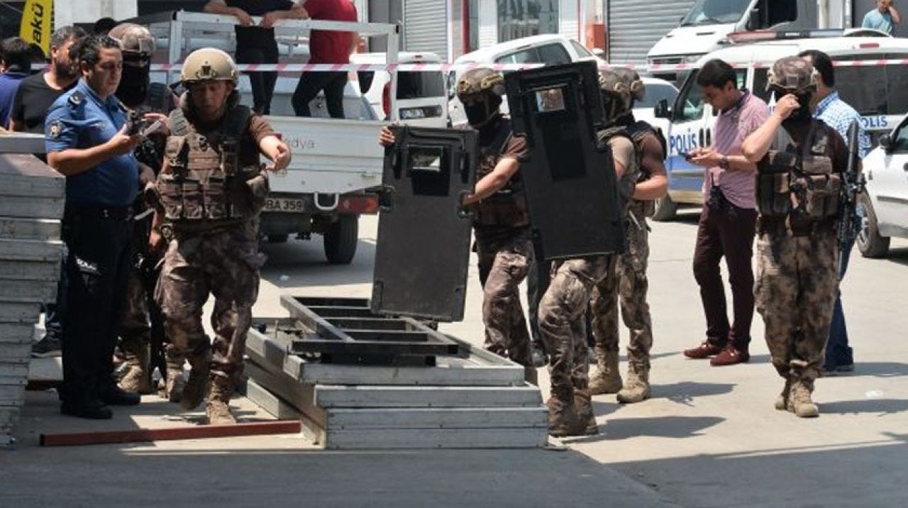 Dehşete! Polis operasyon başlatınca kafasına sıktı