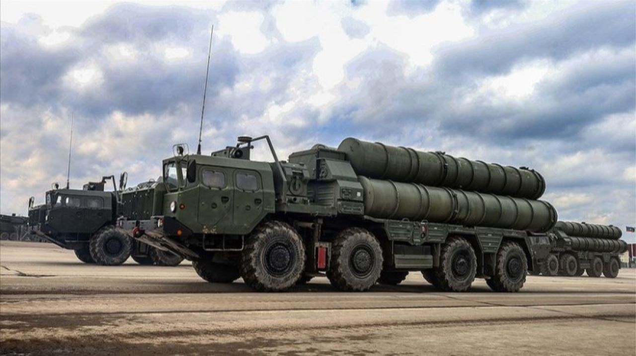 Kremlin Sözcüsü Peskov: S-400'lerin teslimatı takvim doğrultusunda