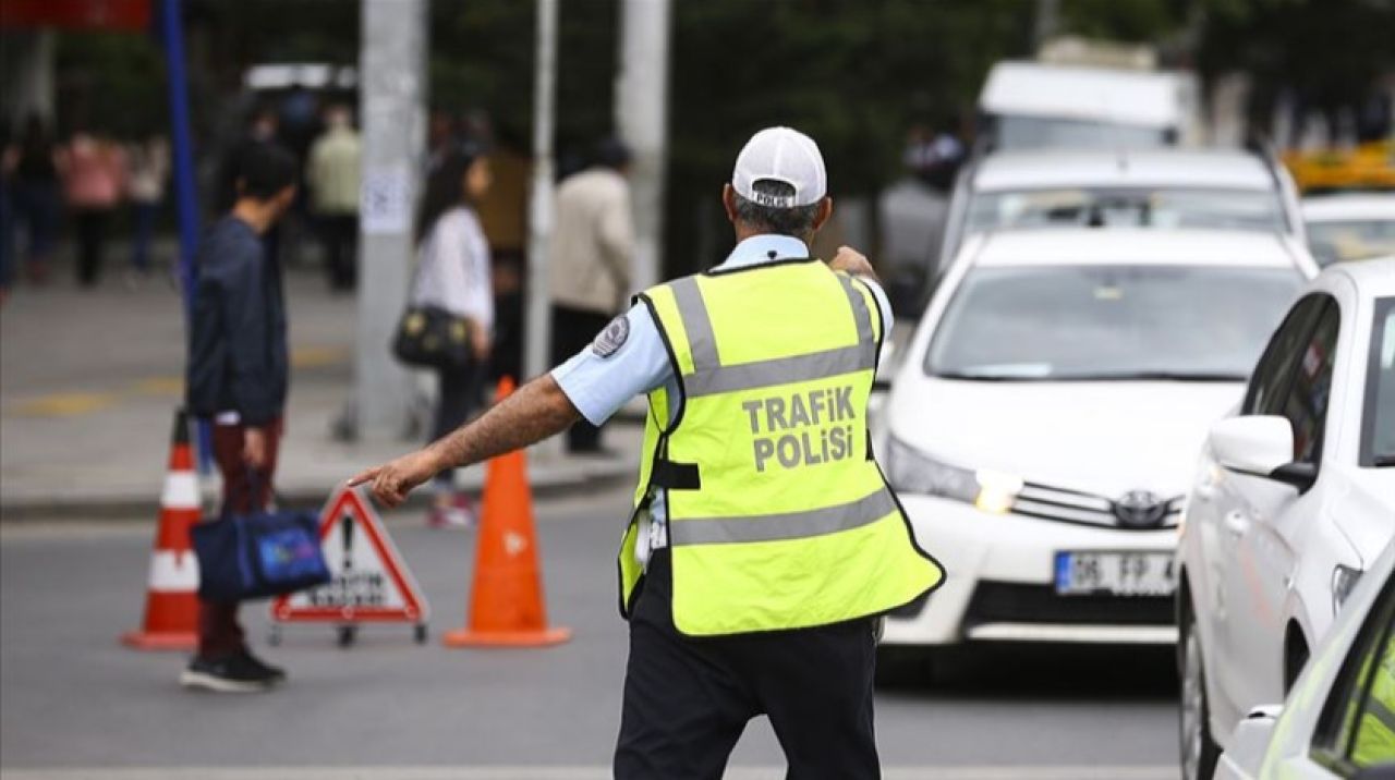 Bayramda 185 bin trafik personeli ile denetim sağlanacak