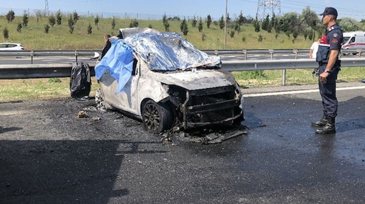 Otomobil tırla çarpıştı: Çok sayıda ölü var