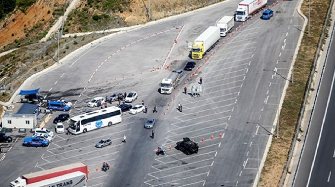 İstanbul'da jandarmadan helikopterle trafik denetimi