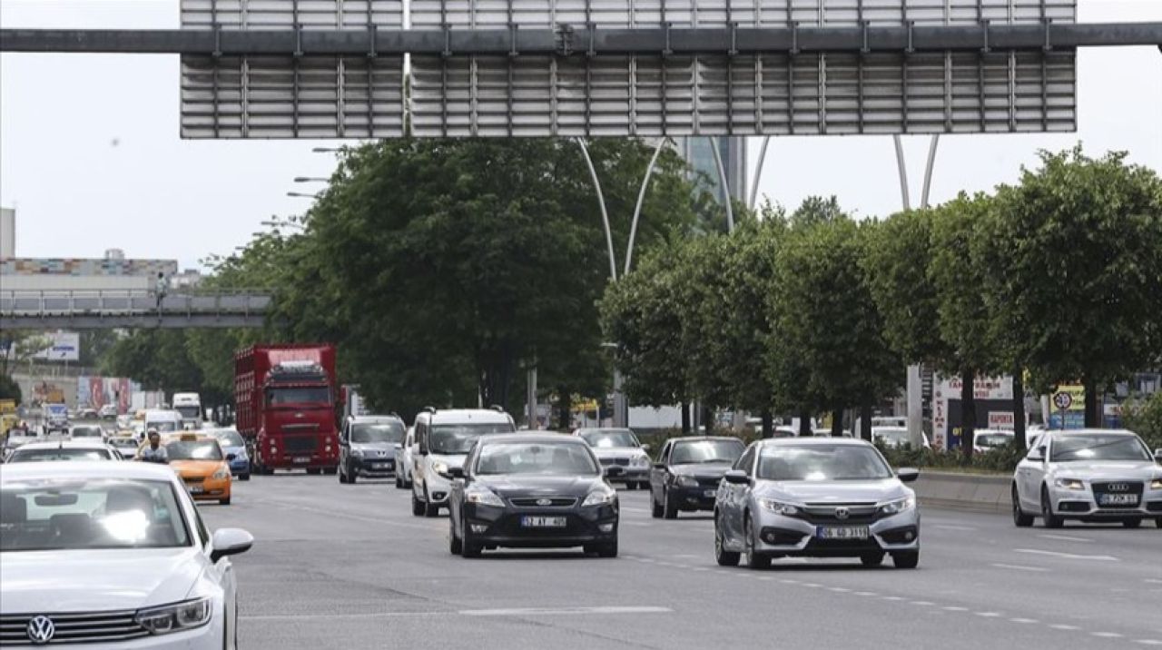 Bayram tatili dönüş yolunda trafik yoğunluğu