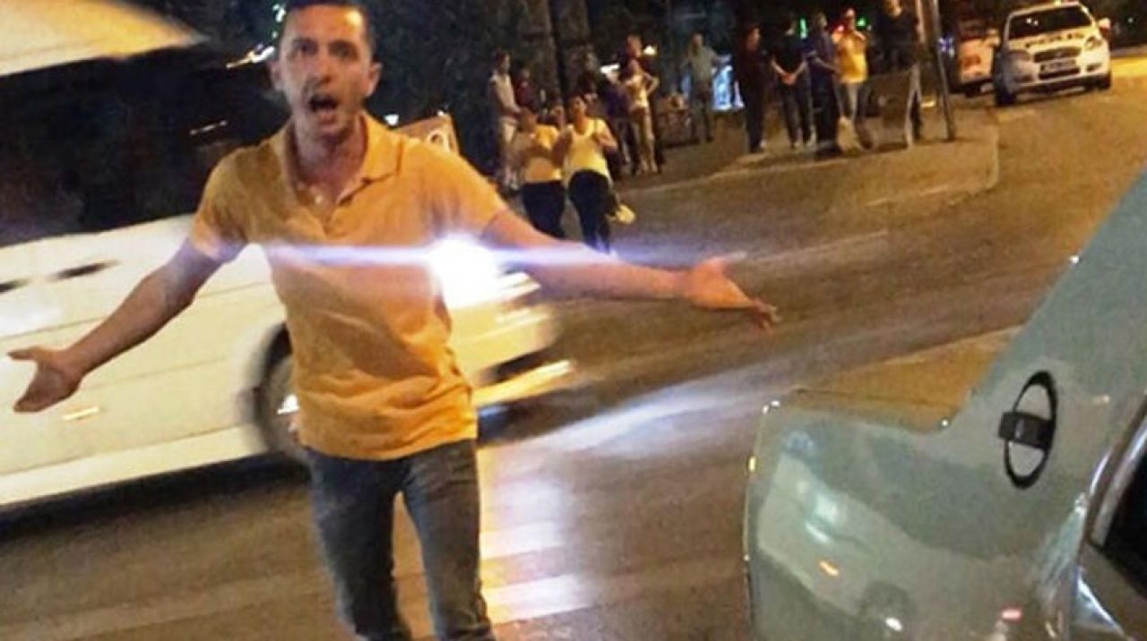 24 saat geçmeden yine ceza kesilince 'drift' yaparak tepki gösterdi