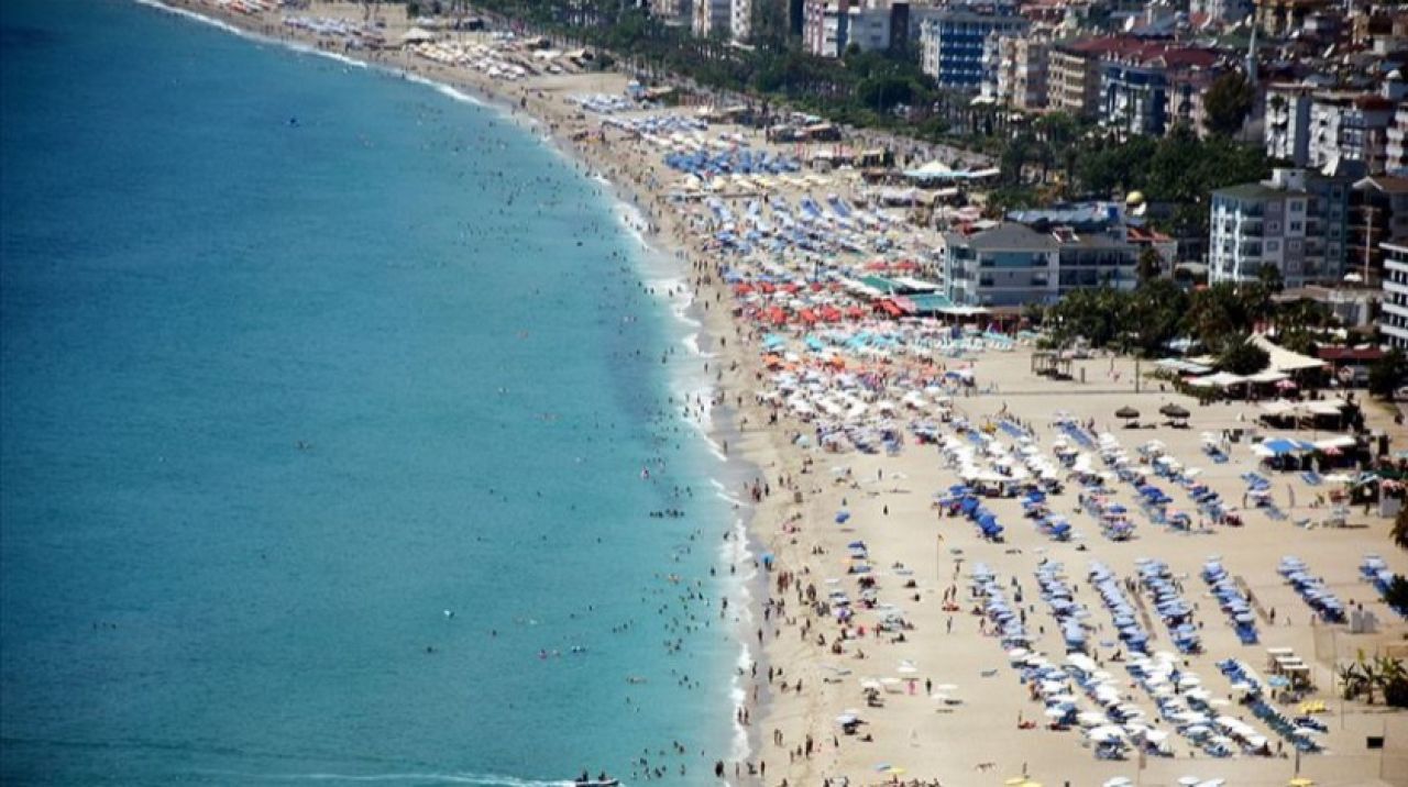 Antalya nüfusunun iki katı turist ağırladı