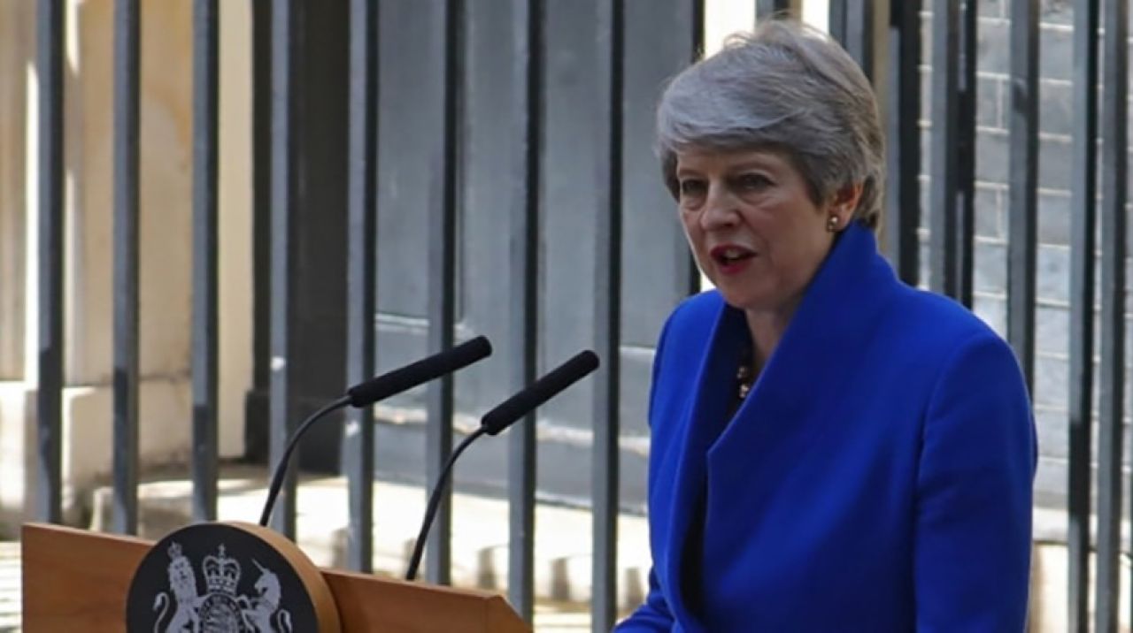 İstifa eden Theresa May'den ilk açıklama