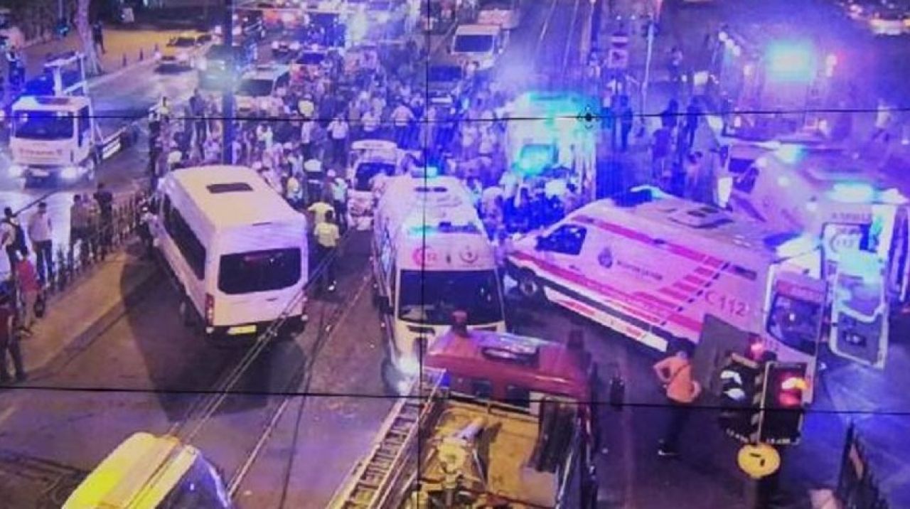 İstanbul'da tramvay yolunda feci kaza: Yaralılar var