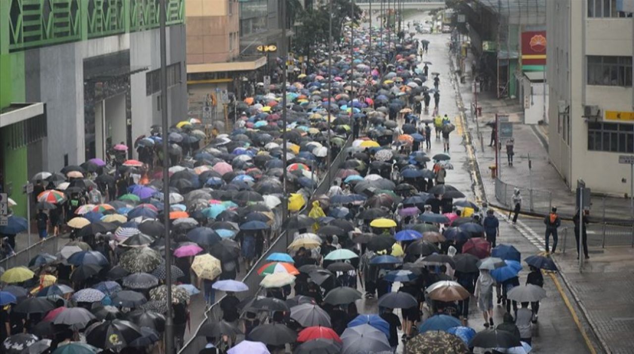 Hong Kong'da protestolar hız kesmiyor