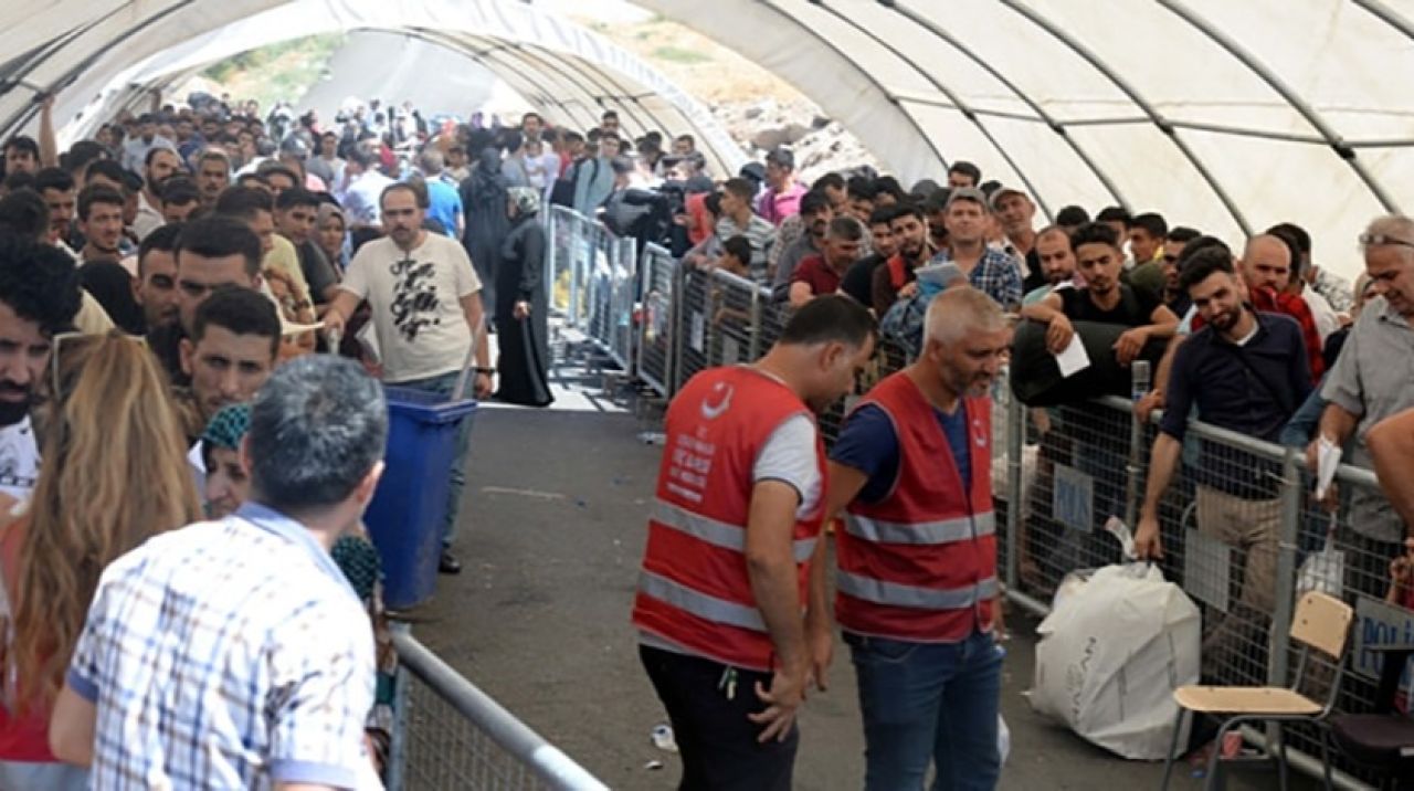 İstanbul'dan ülkesine dönen Suriyeli sayısı açıklandı