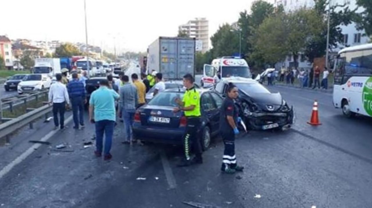 TEM bağlantı yolunda zincirleme kaza