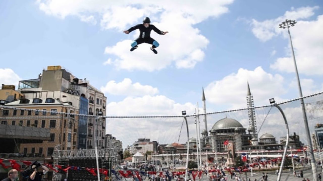 Taksim'de serbest uçuş heyecanı