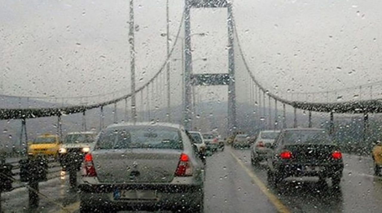 Pazar günü planı olanlar dikkat! İstanbul için sağanak uyarısı