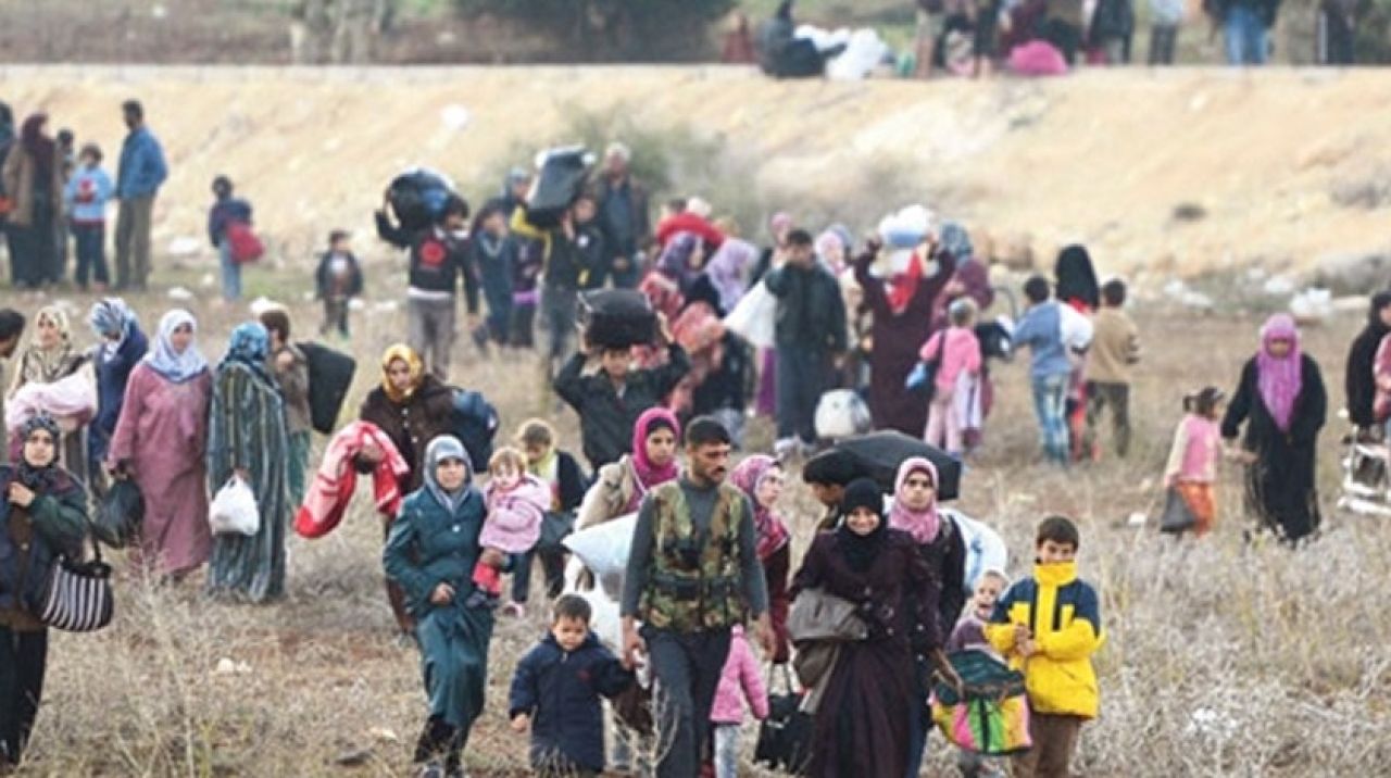 200 binden fazla Suriyeli sınıra dayandı