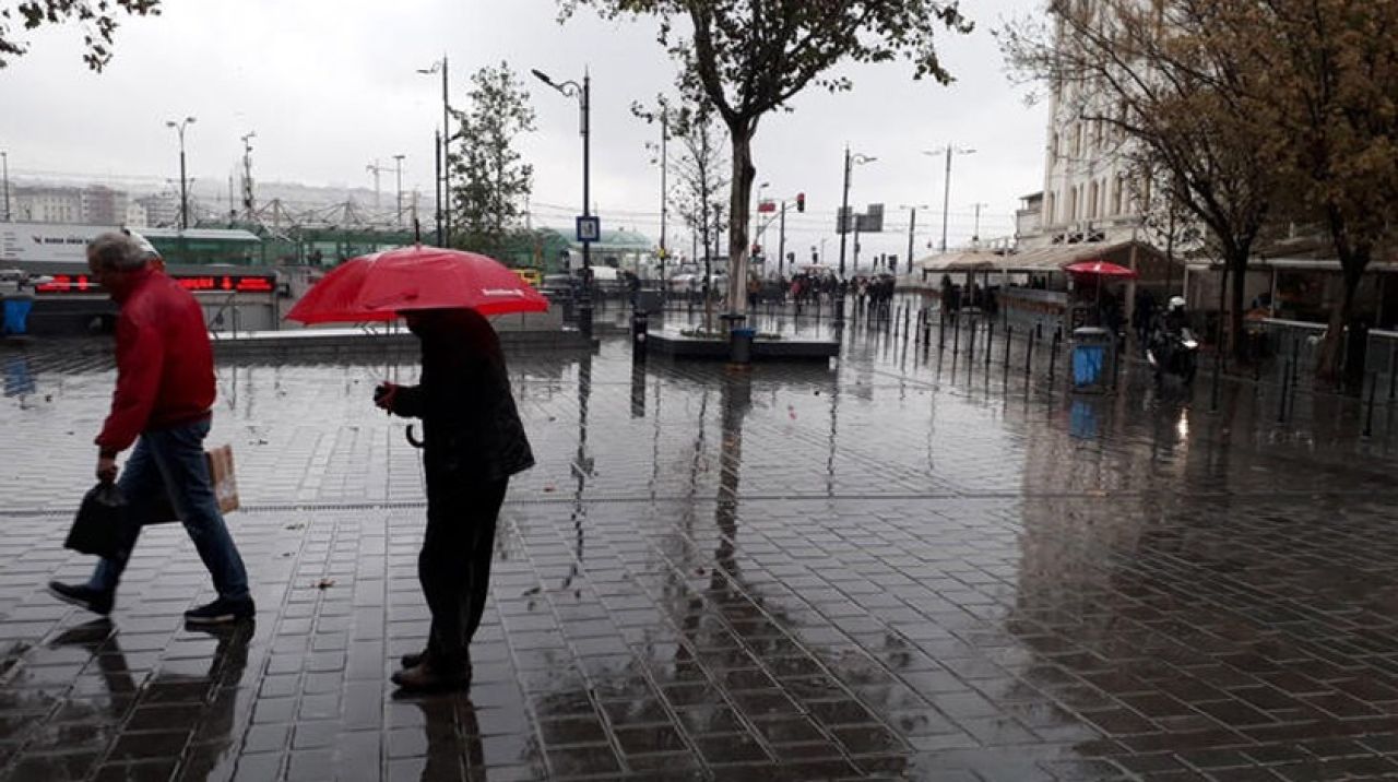 İstanbullular dikkat! Meteoroloji saat vererek uyardı