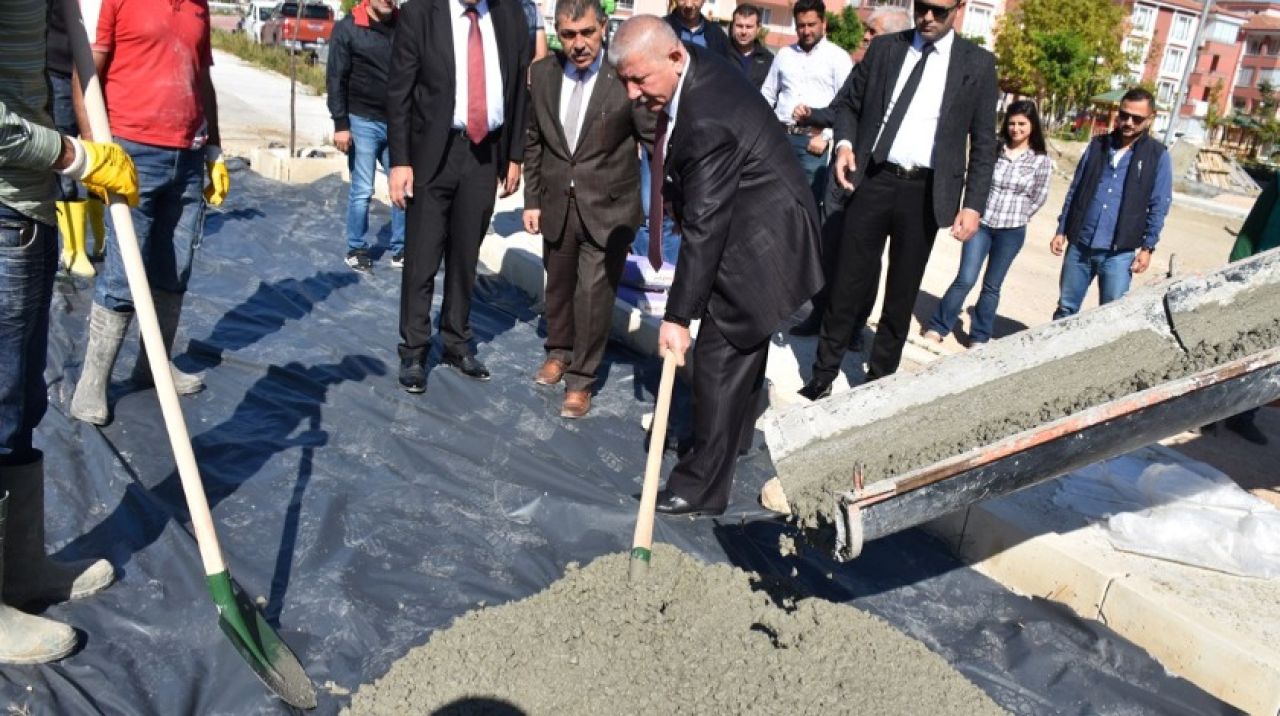 Amasya Belediyesi sahaya indi, vaatler yerine geliyor