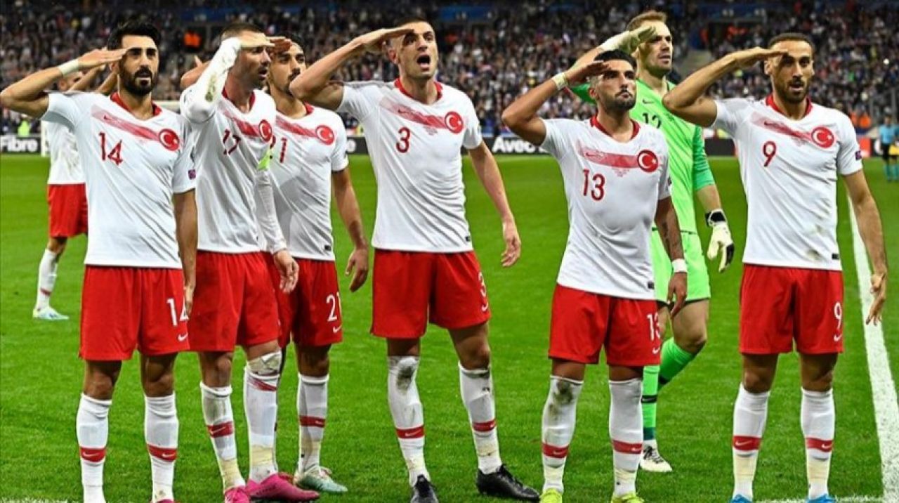 UEFA'dan Millilerin asker selamına soruşturma