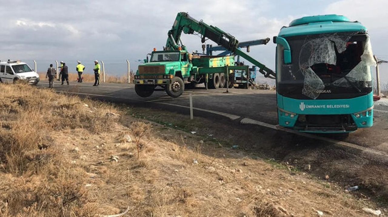 Cenaze yolunda kaza: Çok sayıda yaralı var