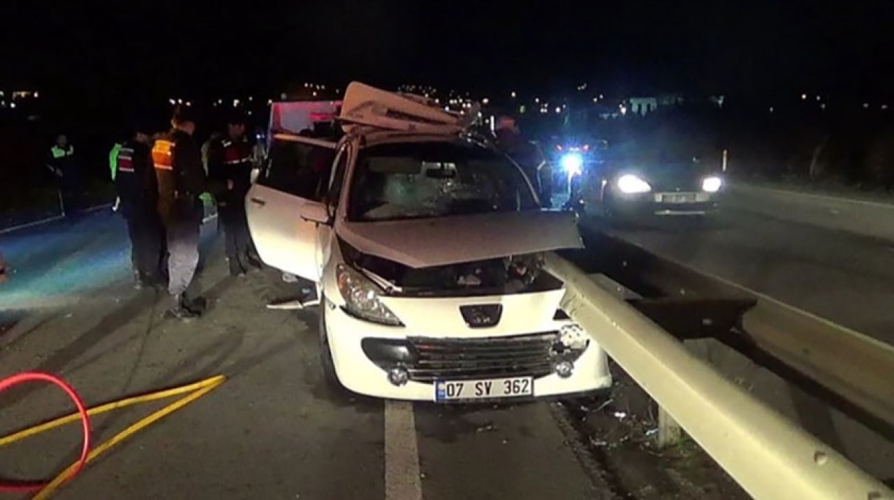 Silivri’de feci kaza! Aynı aileden 2 ölü, 3 yaralı