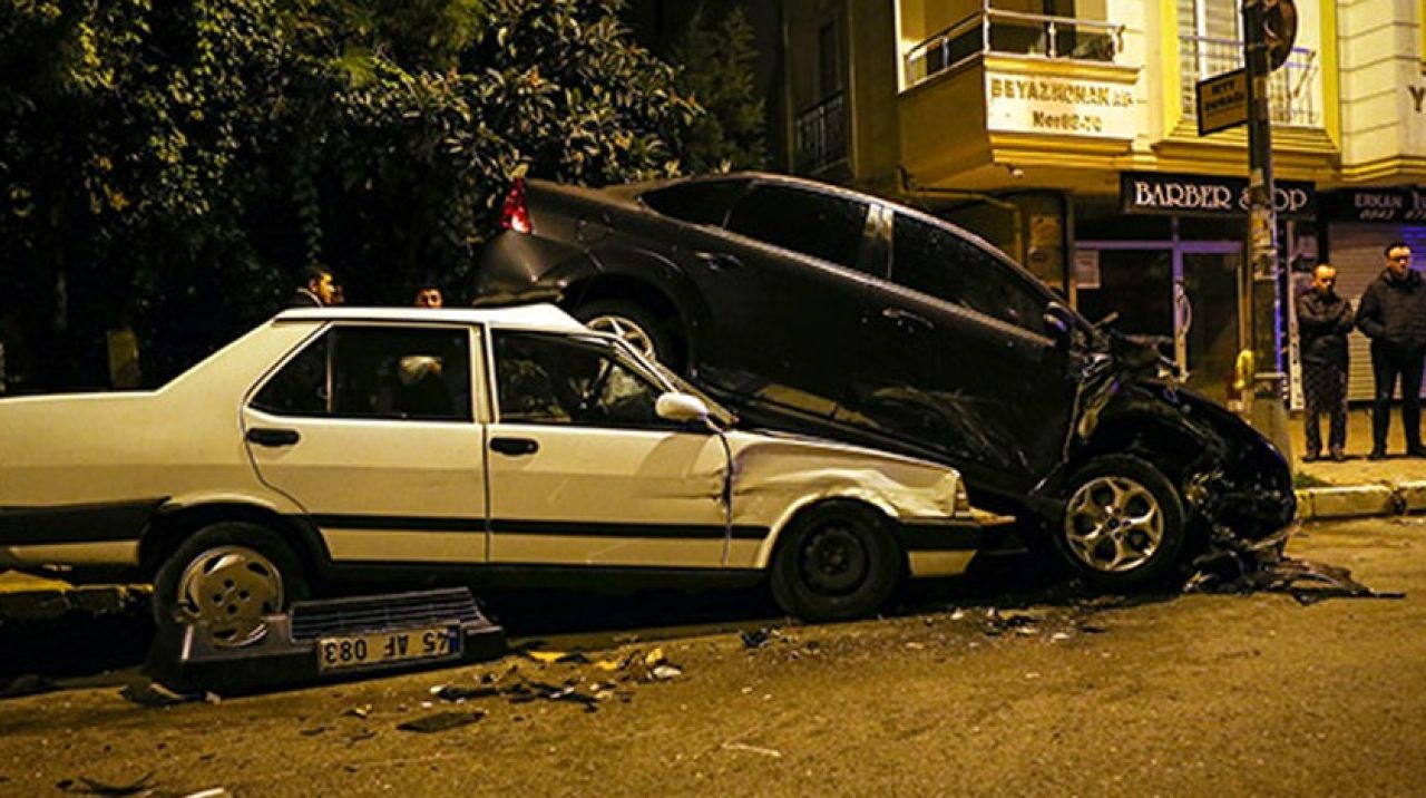 Polisten kaçarken 6 araca çarpıp takla attıktan sonra durabildiler