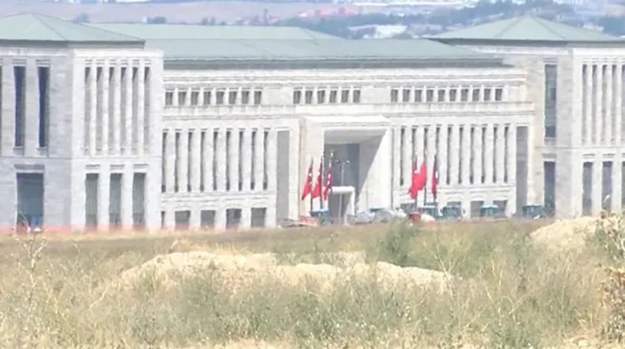 MİT'in Ankara'daki yeni "Kale"sinde ışıklar hiç sönmüyor