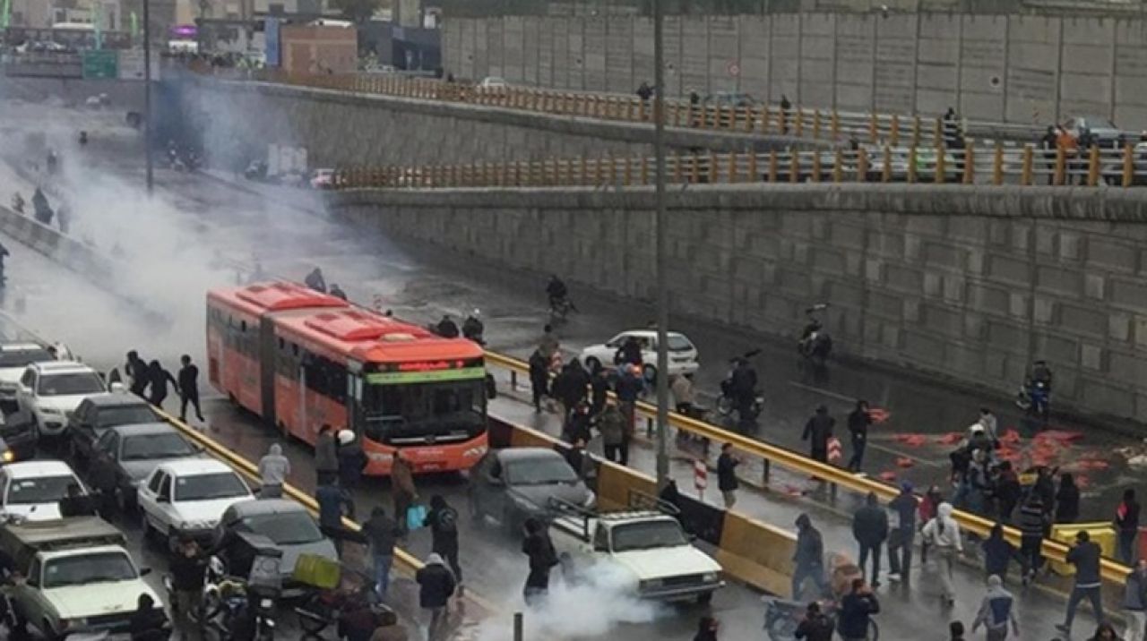 İran geri adım attı! Elde edilen gelir halka dağıtılmaya başlandı