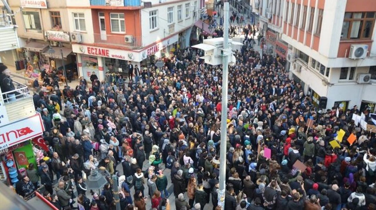 Binlerce kişi Ceren Özdemir için toplandı