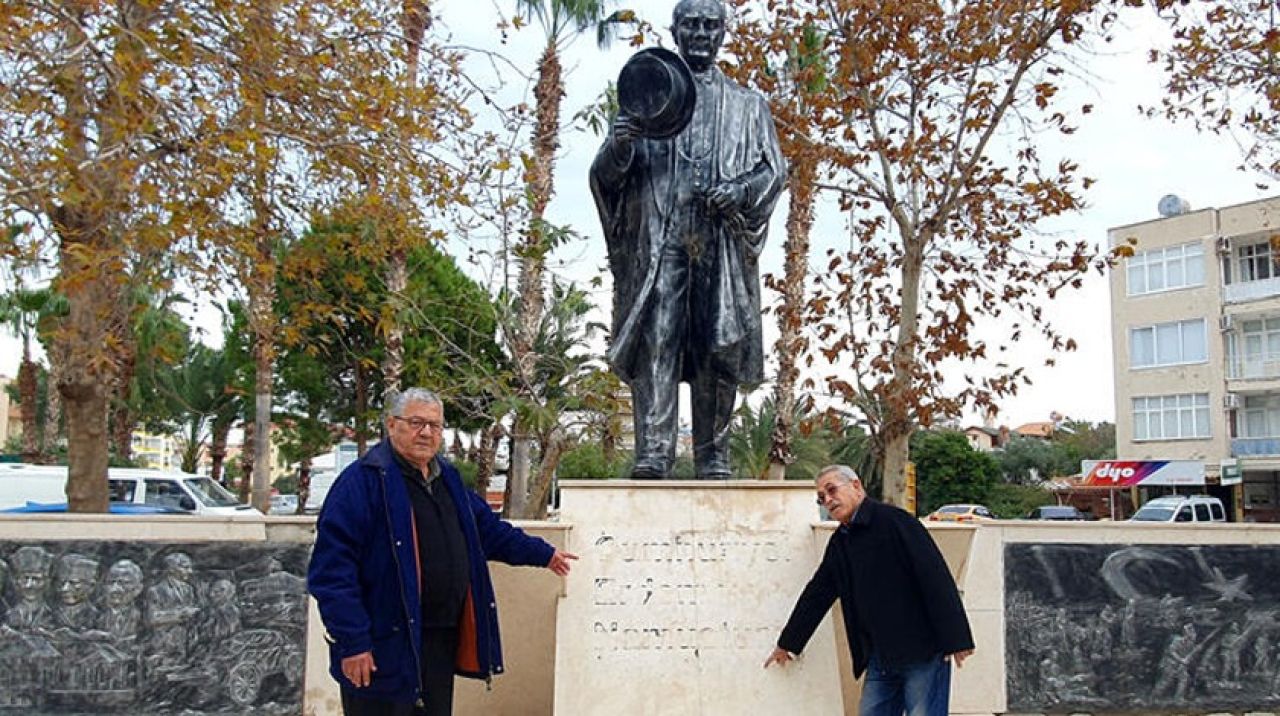 Atatürk Anıtı'na çirkin saldırı