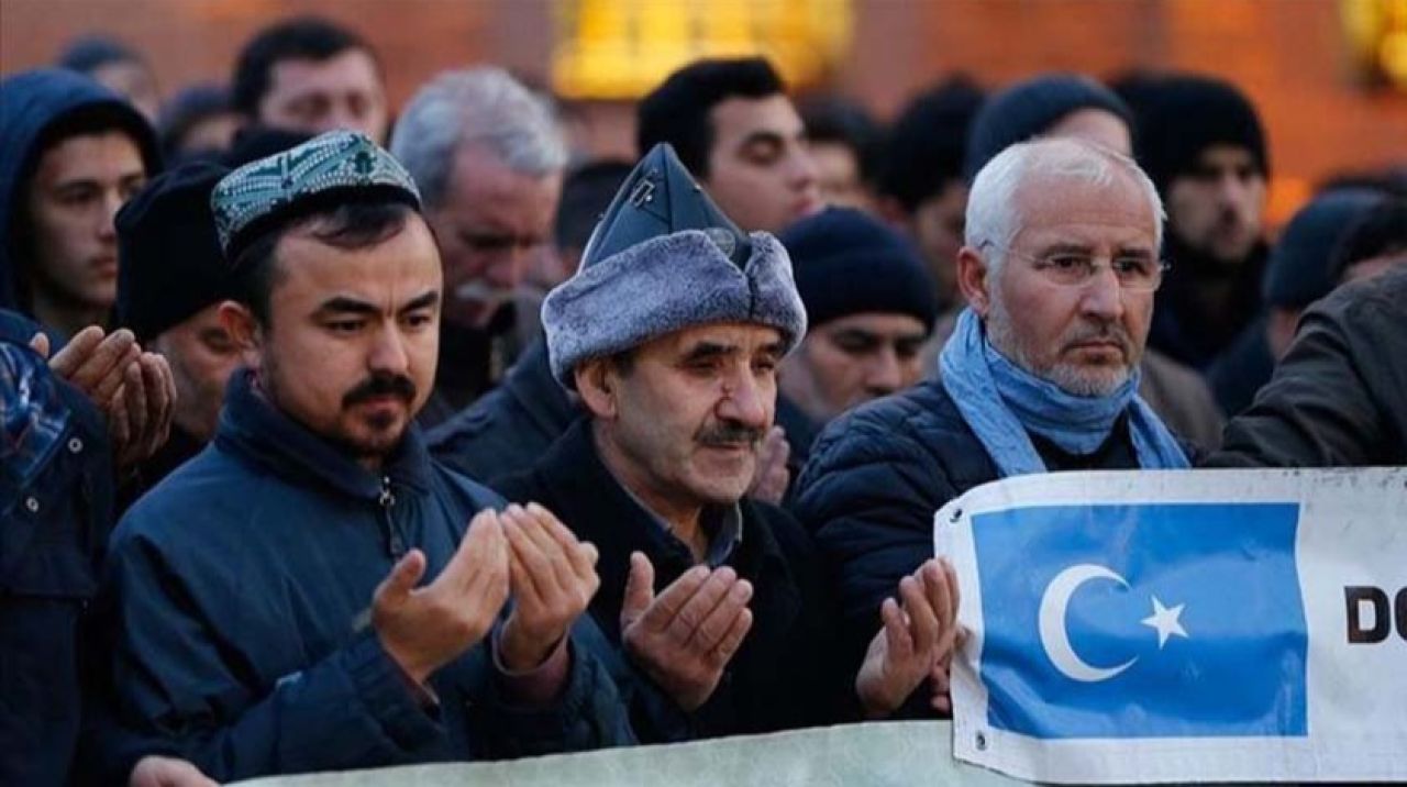 Hacı Bayram'da eller Doğu Türkistan için duaya kalktı