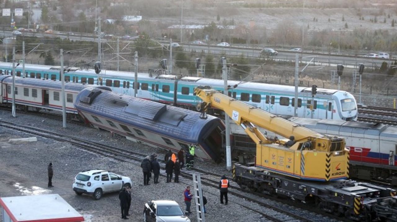 Ankara'da boş tren raydan çıktı