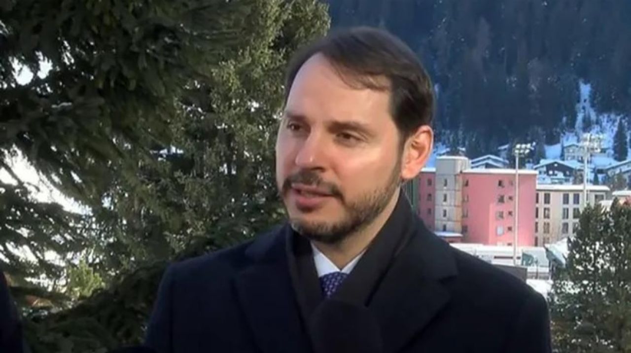 Bakan Albayrak Davos'ta: Önemli görüşmeler yürütüyoruz