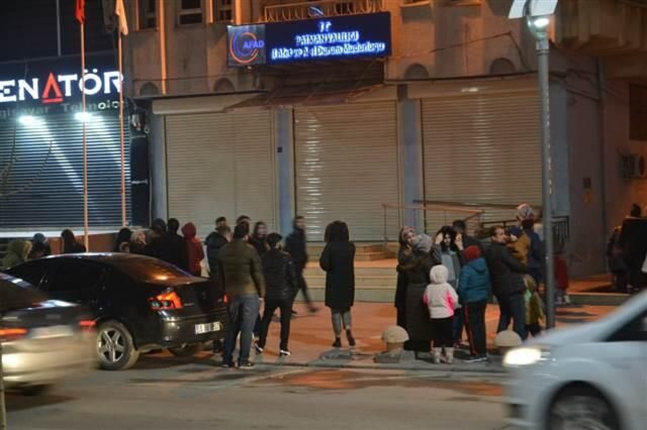 Elazığ'daki deprem sonrası ilk fotoğraflar geldi 9