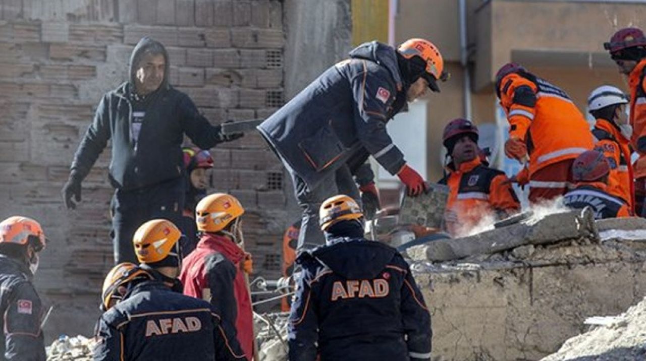 Elazığ'daki depremde ölü sayısı arttı