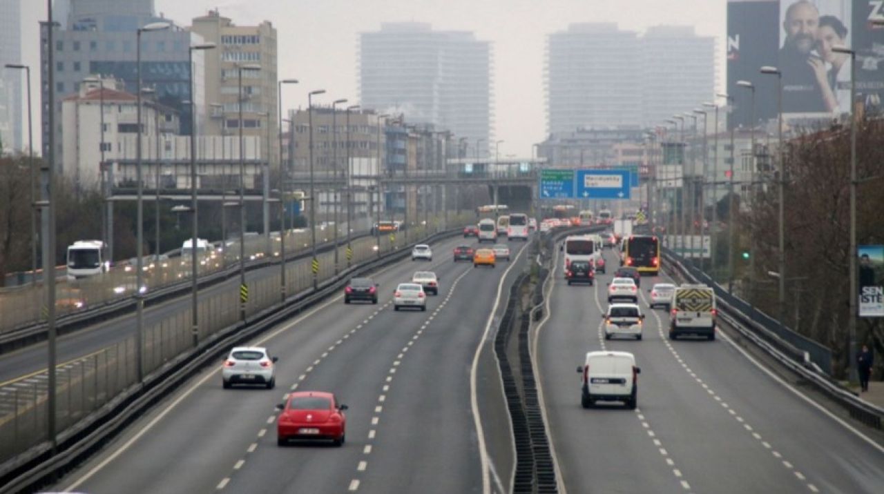 Haftanın ilk iş gününde yollar boş kaldı