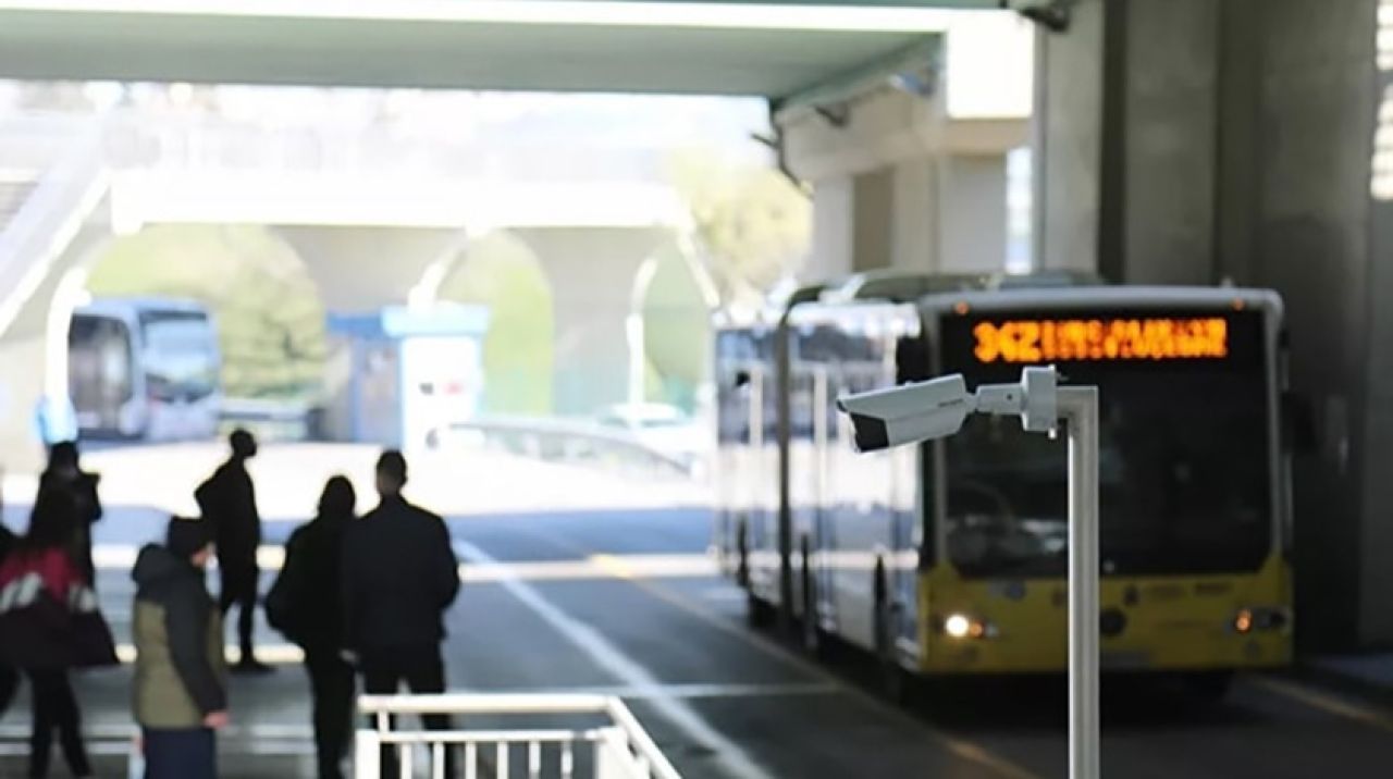 Metrobüste de termal sistemi: Ateşi yüksek çıkan yolcular binemiyor