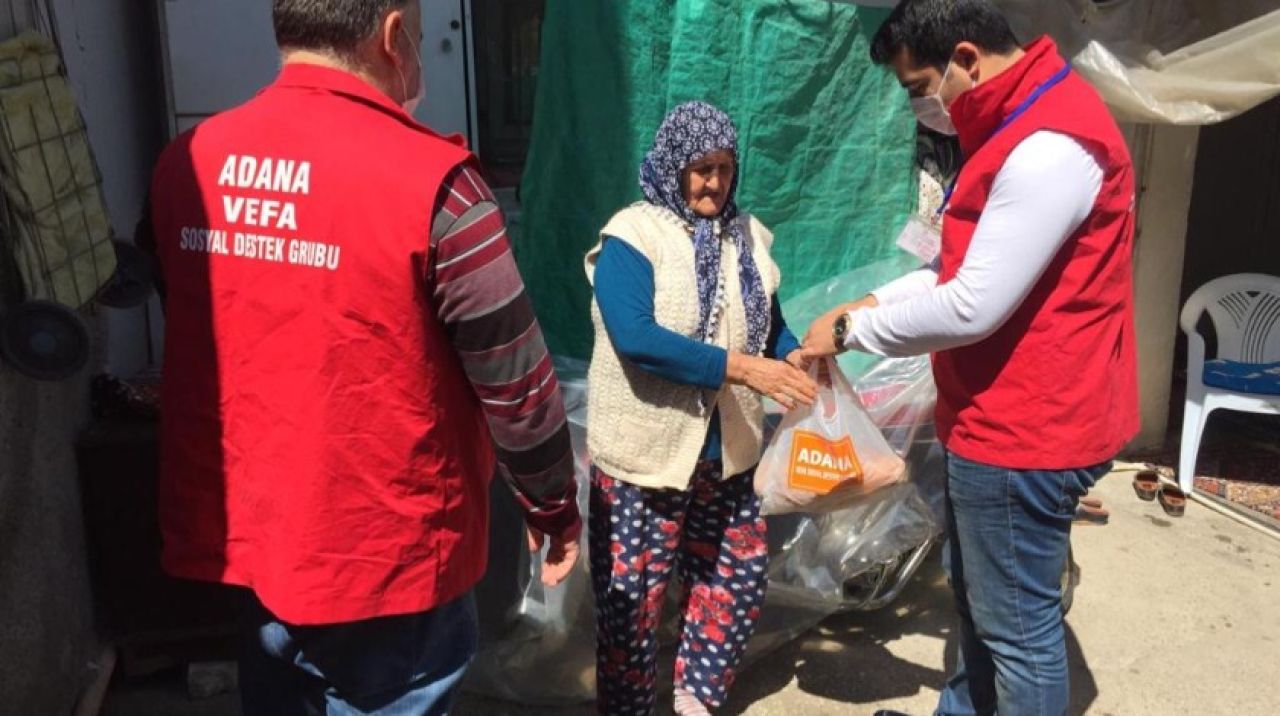 Adana Valiliği sokağa çıkma yasağında da hizmetlerini sürdürüyor