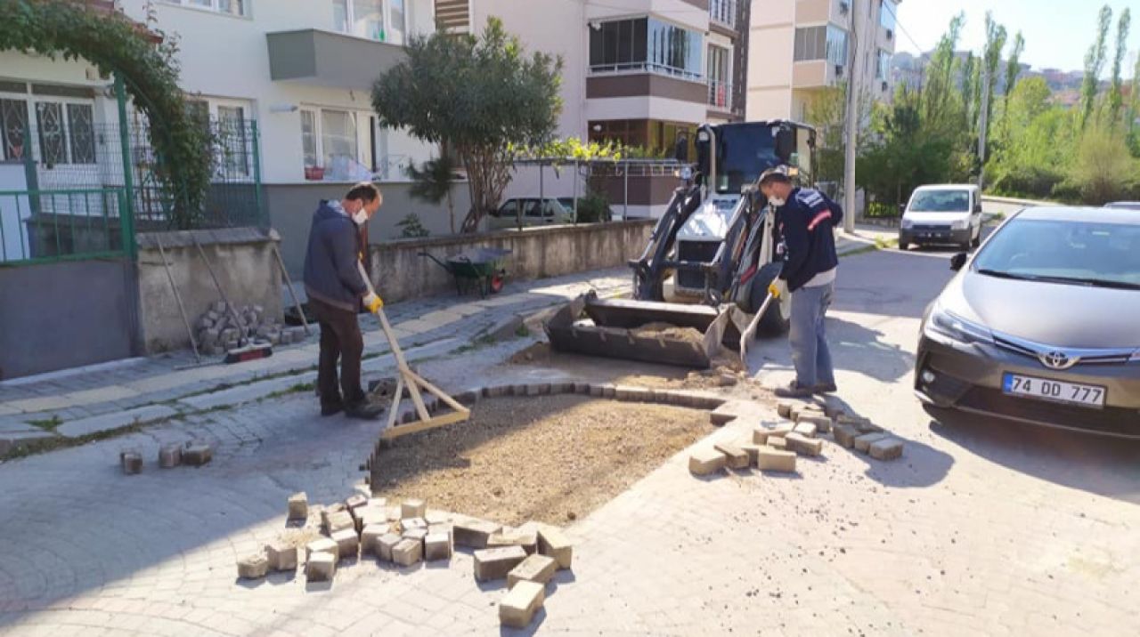 Bartın Belediyesi'nden hasar gören yollara müdahale