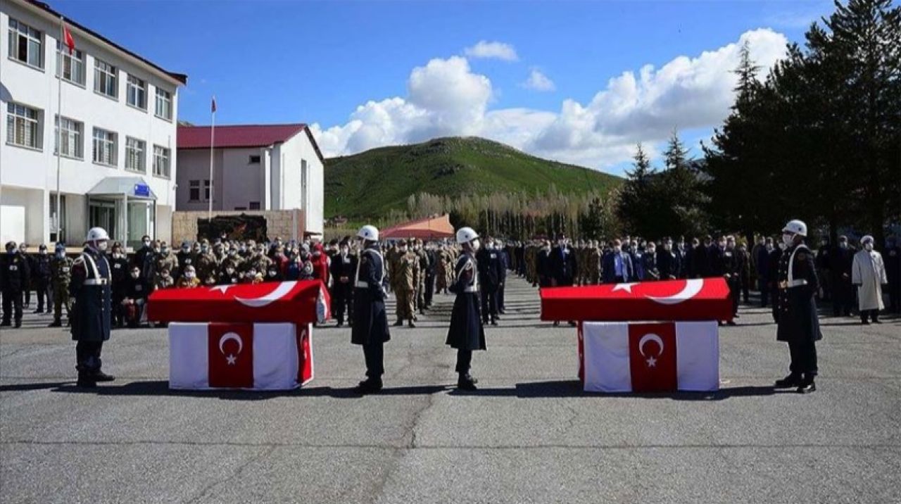 Bitlis'te şehit olan iki askerimiz için tören düzenlendi