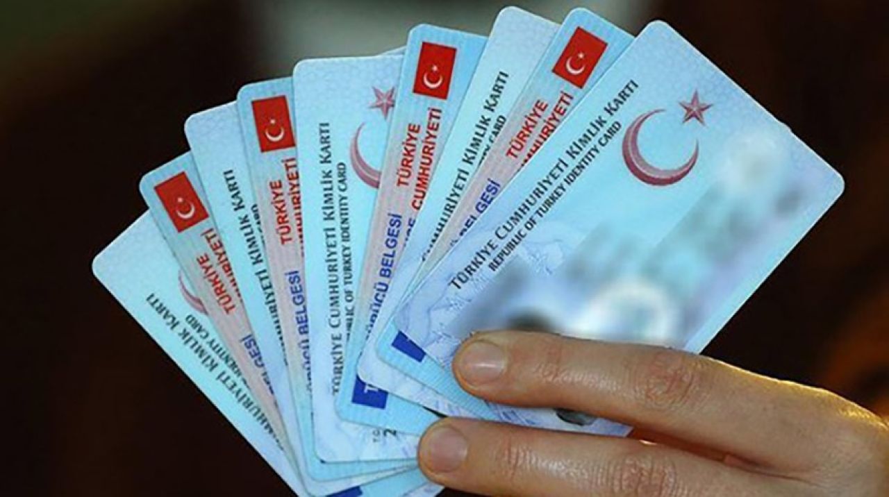 PTT duyurdu! Yeni kimlik kartı alanlara iyi haber