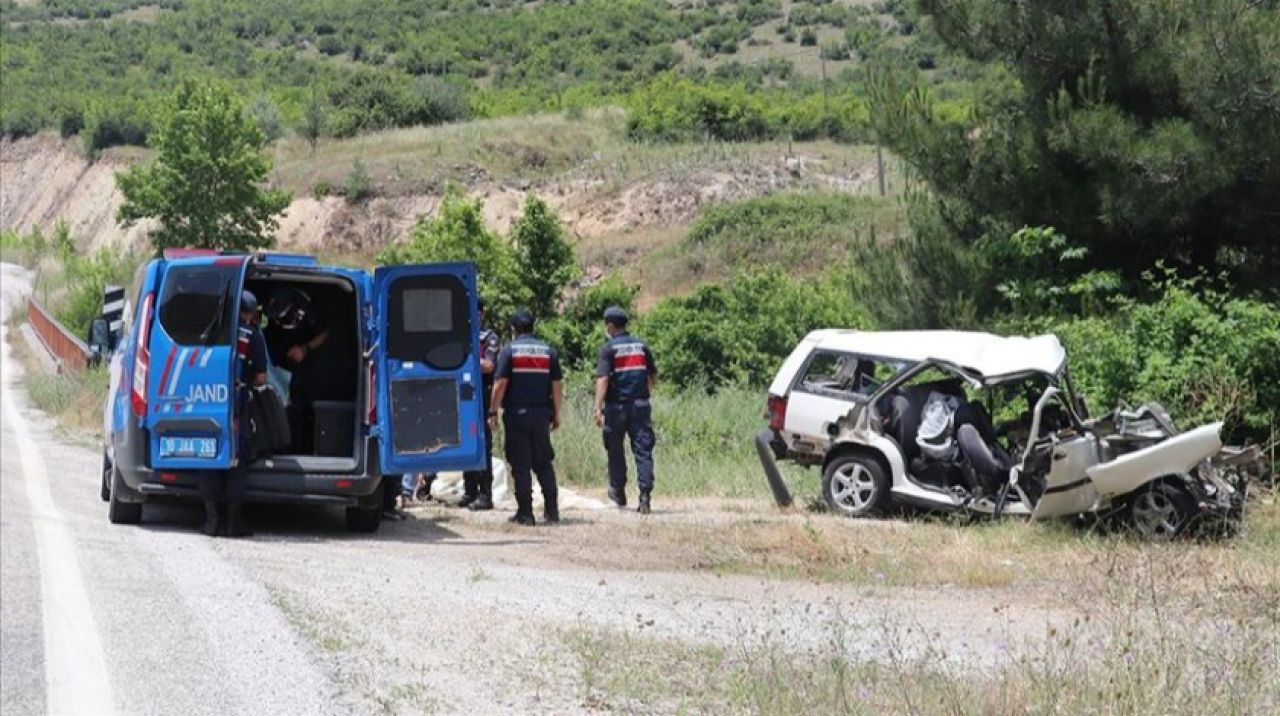 Balıkesir'deki kazada aynı aileden 6 kişi yaşamını yitirdi