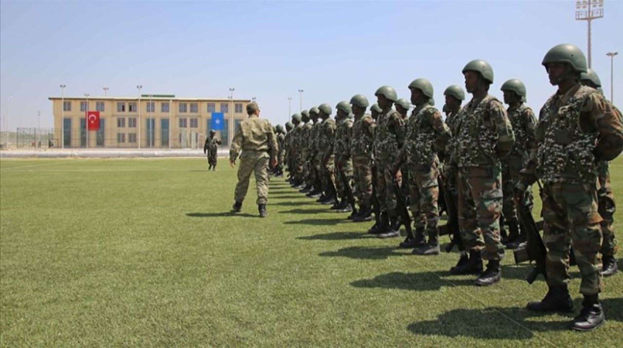 Somali'de Türk askeri eğitim üssünü hedef alan intihar eylemi önlendi