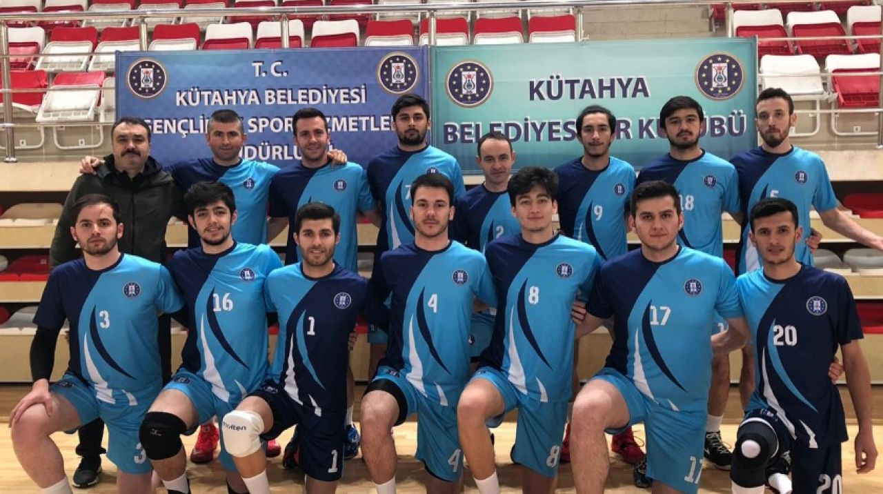 Kütahya Belediyespor erkek voleybol takımı 2.lige yükseldi