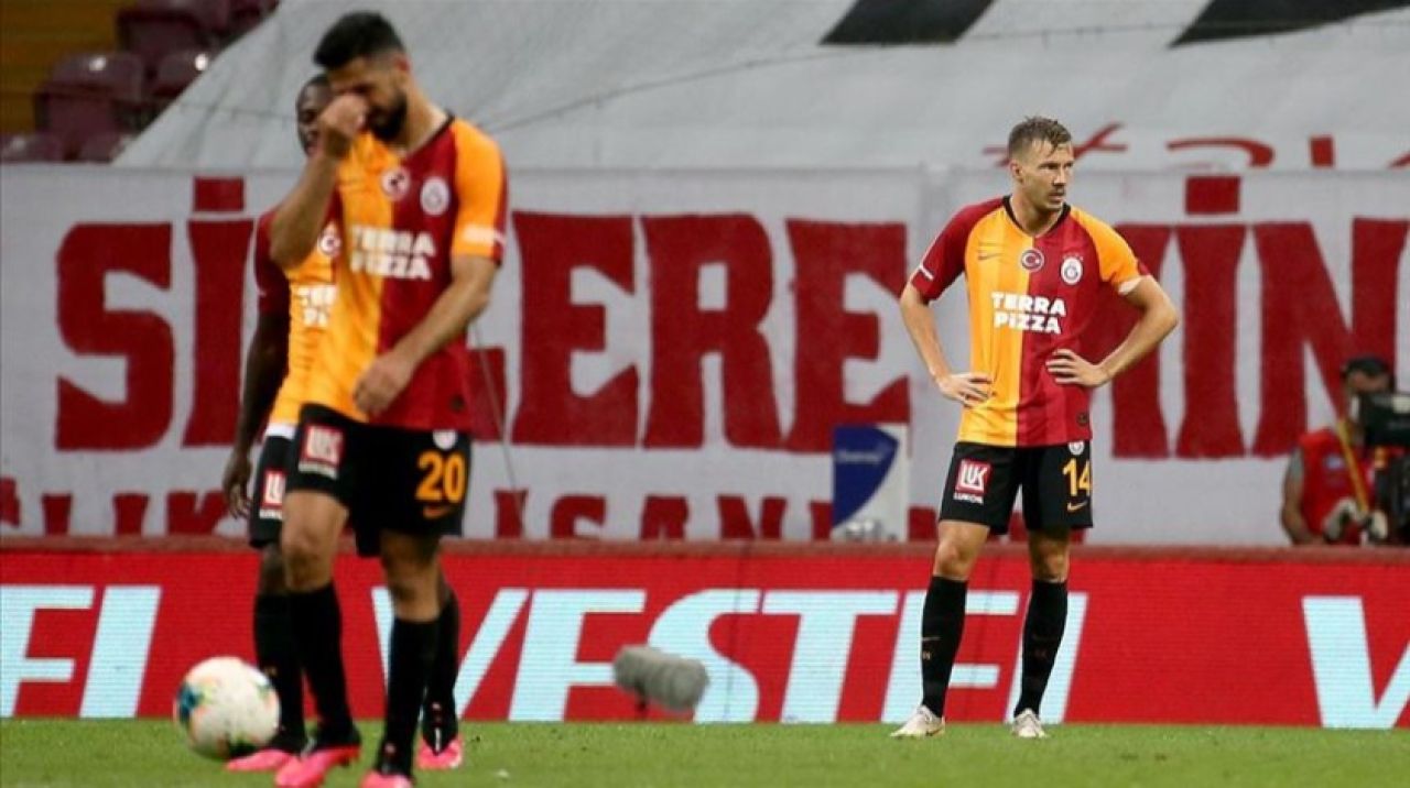 Galatasaray'da düşüş sürüyor