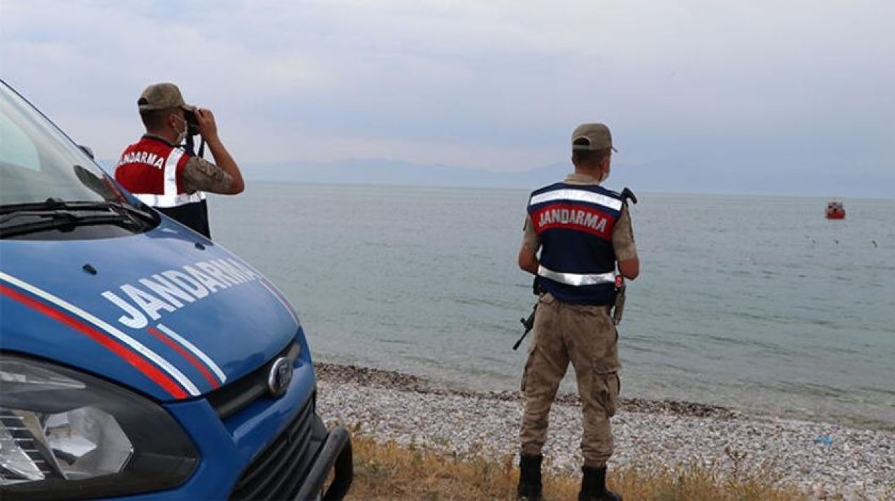 Van Gölü'nde batan teknenin yeri tespit edildi