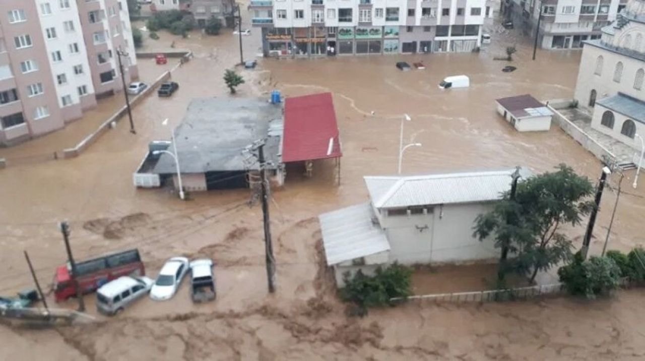 Rize'de sel felaketi... Ölü sayısı ikiye yükseldi