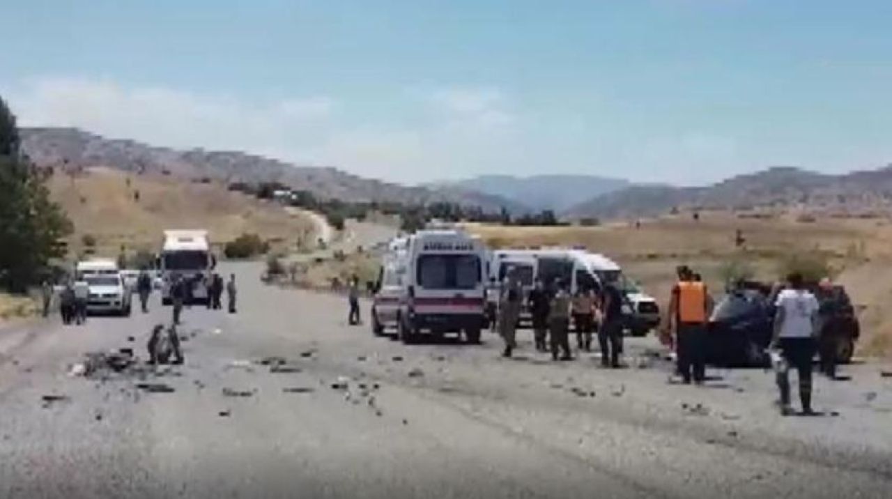 Tunceli'de yolcuları taşıyan midibüs devrildi! Yaralılar var