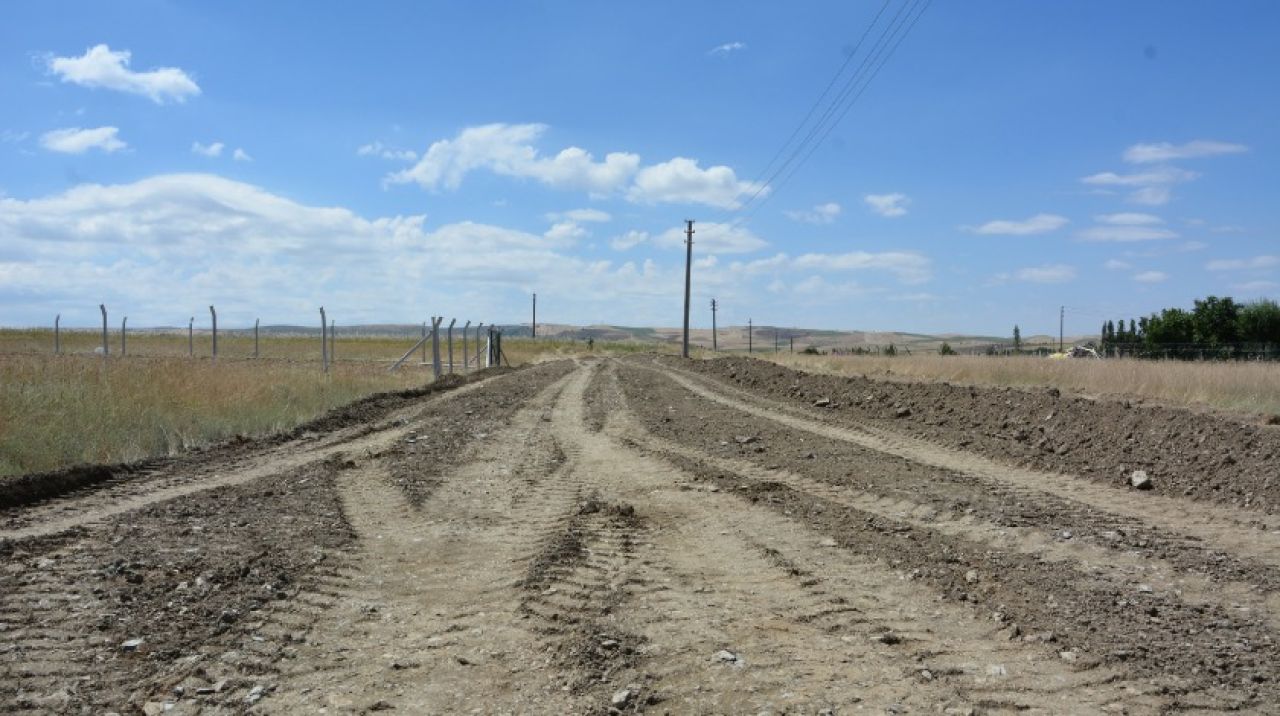 Akyurt'ta 25 kilometre yol açıldı