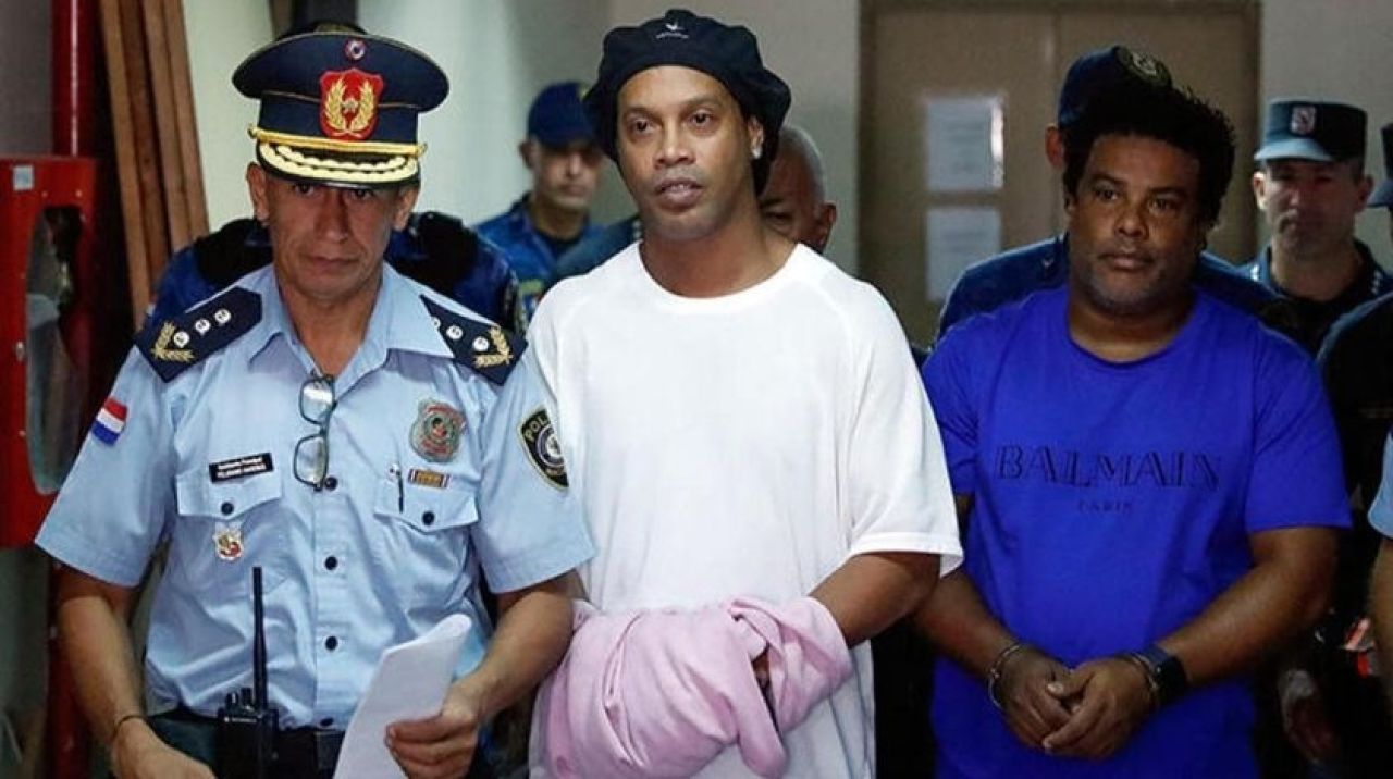 Ronaldinho hapis cezasını tamamlıyor